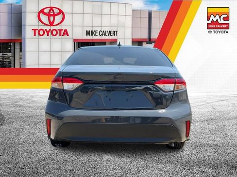 Used 2025 Toyota Corolla LE FWD image 4