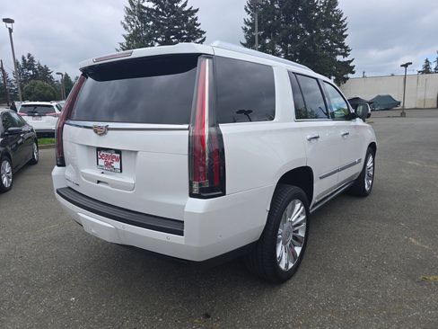 Used 2020 Cadillac Escalade Platinum AWD/4WD image 7