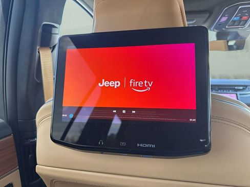 Used 2025 Jeep Grand Cherokee L Summit image 15