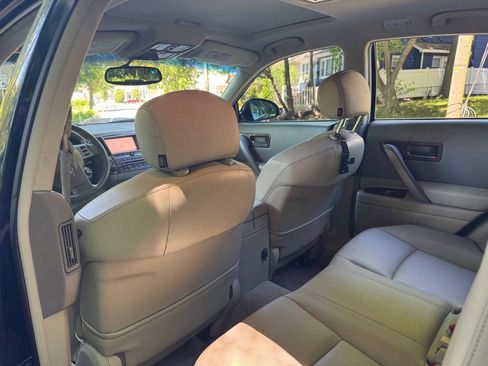 Used 2005 INFINITI FX35 AWD w/ (U01) Technology Pkg image 9