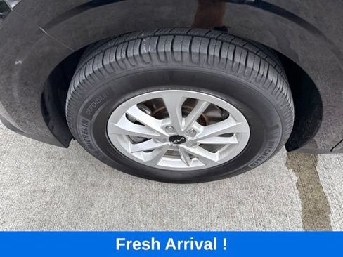 Used 2024 Kia Carnival LX FWD image 20