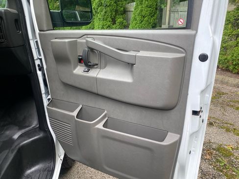 Used 2020 GMC Savana 2500 w/ Driver Convenience Package RWD image 23