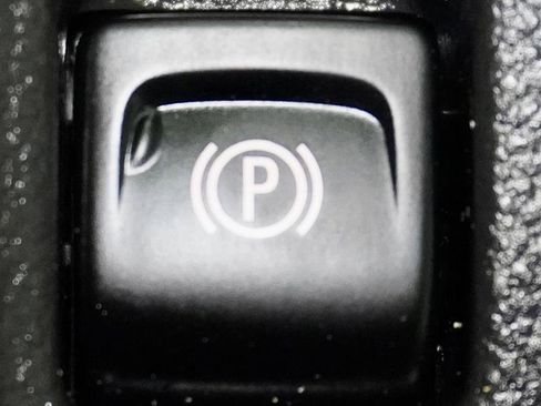 Used 2019 Buick Cascada Premium image 27