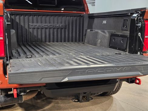 Certified 2025 Toyota Tacoma TRD Off-Road w/ TRD Off Road Premium Package image 18