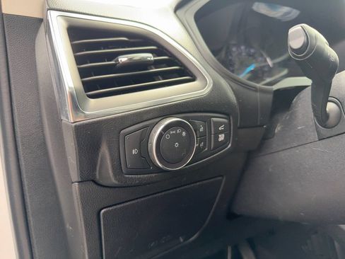 Used 2022 Ford Edge Titanium AWD/4WD image 15