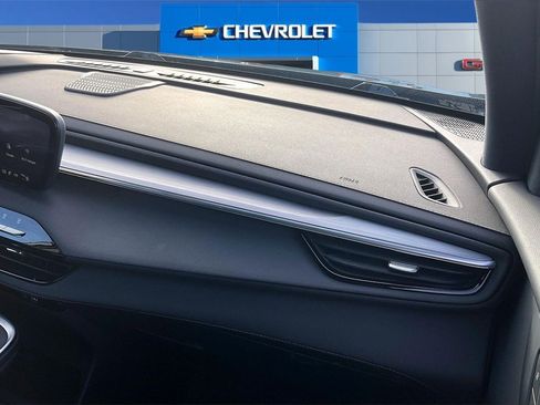 Used 2025 Buick Enclave Preferred image 27