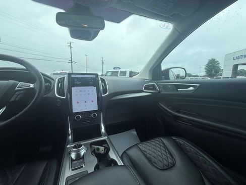 Used 2024 Ford Edge Titanium AWD/4WD image 16