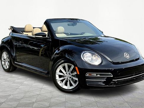 Used 2019 Volkswagen Beetle 2.0T SE image 1