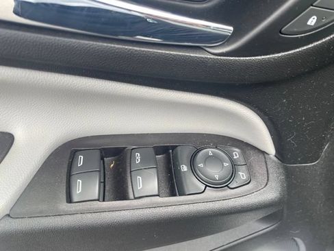 Used 2021 Chevrolet Equinox LS w/ LS Convenience Package FWD image 11