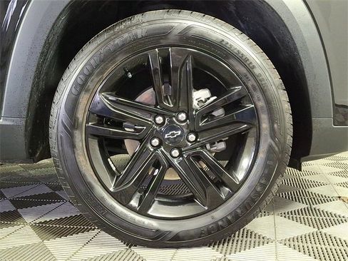 Used 2025 Chevrolet Trax ACTIV w/ Driver Confidence Package image 11