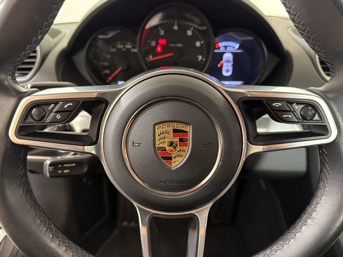 Certified 2024 Porsche 718 Cayman RWD image 17