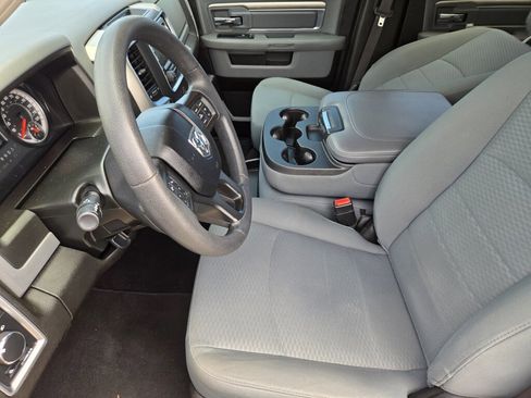 Used 2019 RAM 1500 Classic SLT AWD/4WD image 8