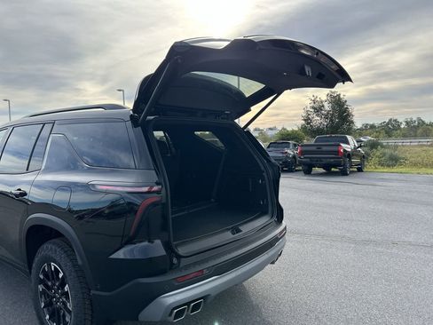 New 2026 Chevrolet Traverse Z71 w/ Enhanced Driving Package image 10