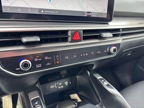 Used 2025 Kia Sorento S image 26