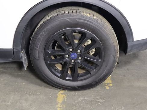 Used 2021 Ford Escape SE FWD image 35