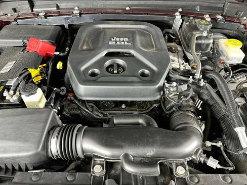 Used 2021 Jeep Wrangler Unlimited Sahara AWD/4WD image 32