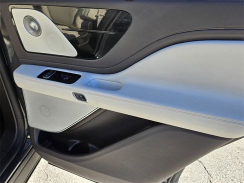 Used 2020 Lincoln Aviator Black Label w/ Dynamic Handling Package image 35