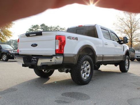 Used 2017 Ford F250 Lariat w/ Lariat Value Package image 5