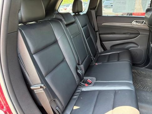 Used 2019 Jeep Grand Cherokee Limited w/ Trailer Tow Group IV AWD/4WD image 15