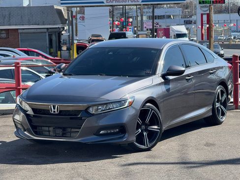 Used 2019 Honda Accord Sport image 9