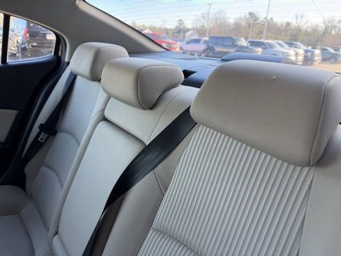 Used 2014 MAZDA MAZDA3 i Touring w/ Technology Package image 6