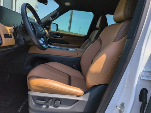 New 2026 Nissan Armada SL w/ Captain's Chari Seat Package AWD/4WD image 15