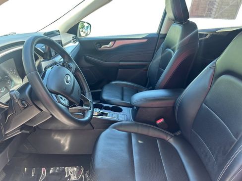 Used 2022 Ford Escape SEL AWD/4WD image 9