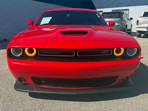 Used 2022 Dodge Challenger GT image 8