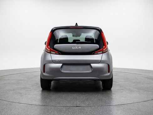 Used 2025 Kia Soul LX w/ LX Technology Package FWD image 6