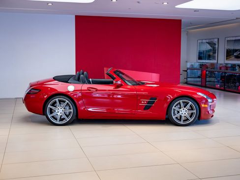 Used 2012 Mercedes-Benz SLS AMG Roadster image 7