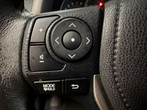 Used 2015 Toyota RAV4 Limited AWD/4WD image 12