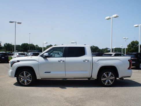 Used 2025 Toyota Tundra Capstone AWD/4WD image 13