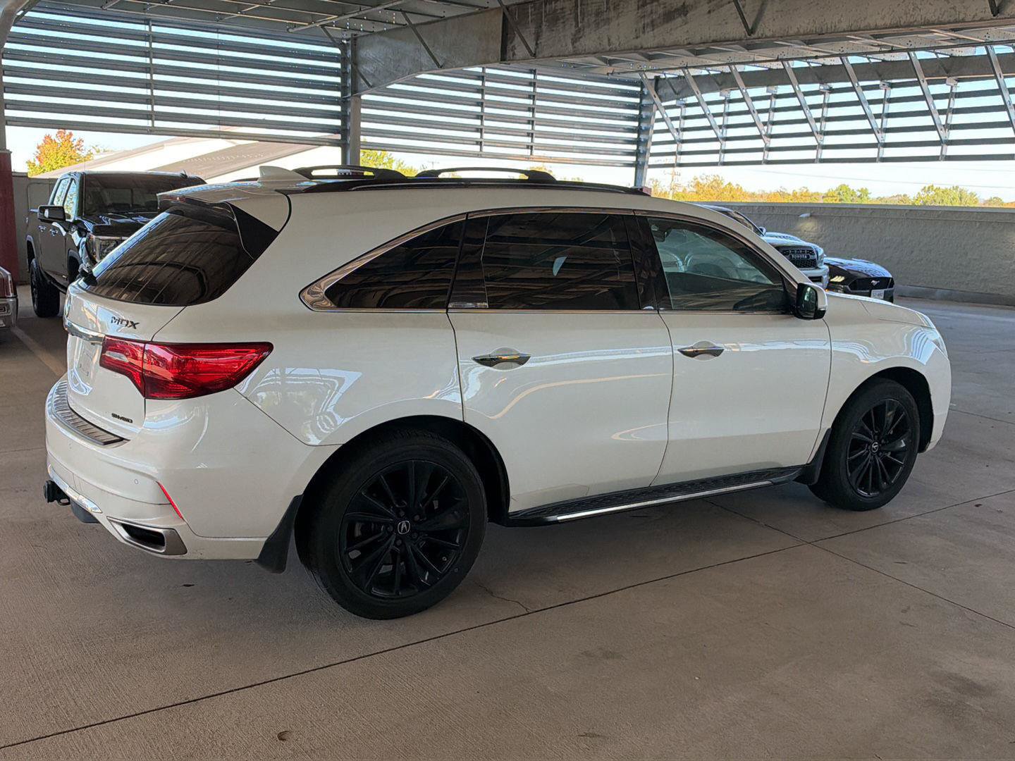 Used 2019 Acura MDX w/ Advance Package AWD/4WD image 4