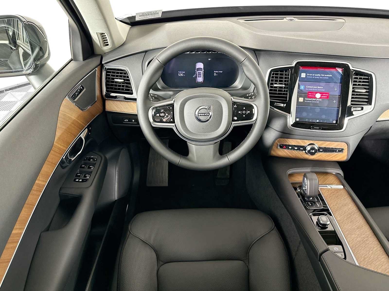 Certified 2025 Volvo XC90 T8 Plus w/ Protection Package Premier AWD/4WD image 18