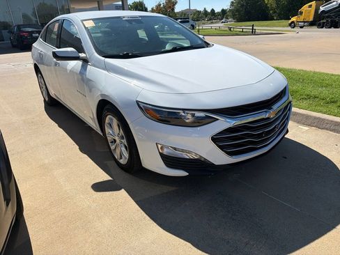 Used 2024 Chevrolet Malibu LT FWD image 3
