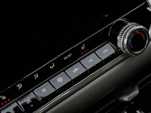 New 2026 GMC Canyon Elevation w/ Convenience Package image 38