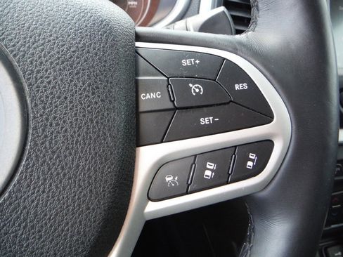 Used 2018 Jeep Cherokee Trailhawk w/ Quick Order Package 27L AWD/4WD image 43