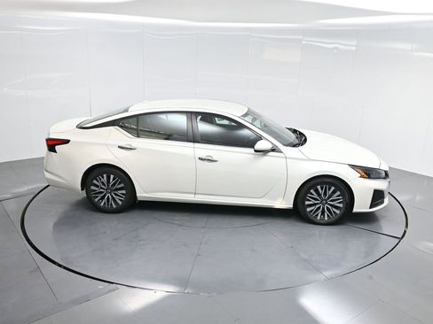 Used 2023 Nissan Altima 2.5 SV image 55