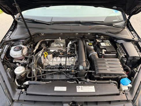Used 2019 Volkswagen Golf SE FWD image 4