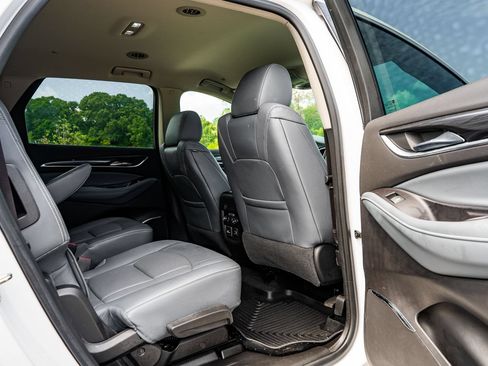 Used 2018 Buick Enclave Premium FWD image 13