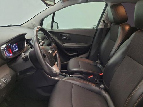 Used 2018 Chevrolet Trax LT w/ LT Convenience Package image 17