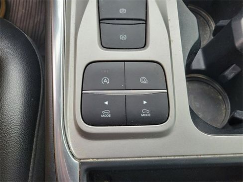 Used 2020 Ford Explorer Limited image 27