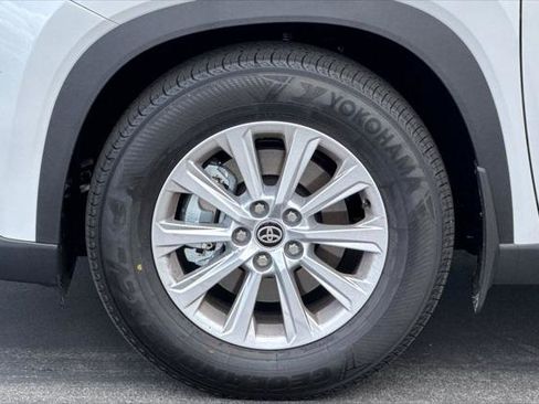 Certified 2026 Toyota Grand Highlander FWD image 37