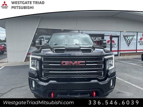 Used 2021 GMC Sierra 2500 AT4 image 2