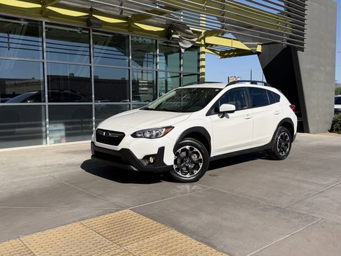 Used 2023 Subaru Crosstrek 2.0i Premium image 1