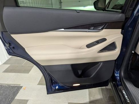 Used 2025 INFINITI QX60 Sensory w/ Vision Package image 9