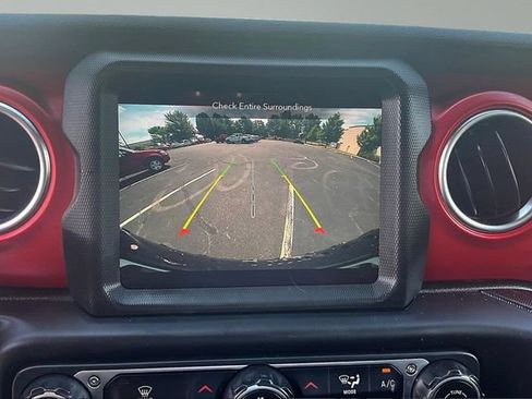Used 2022 Jeep Wrangler Unlimited Rubicon AWD/4WD image 14