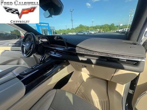Used 2022 Cadillac Escalade Premium Luxury AWD/4WD image 35