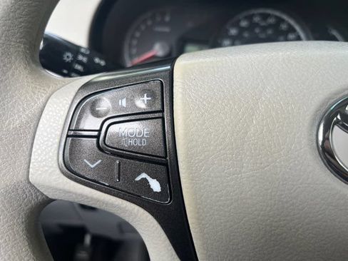 Used 2014 Toyota Sienna LE AWD/4WD image 13