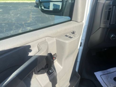 Used 2025 Chevrolet Express 2500 w/ Driver Convenience Package RWD image 50